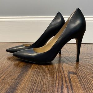 BCBGeneration Black Pumps size 11
